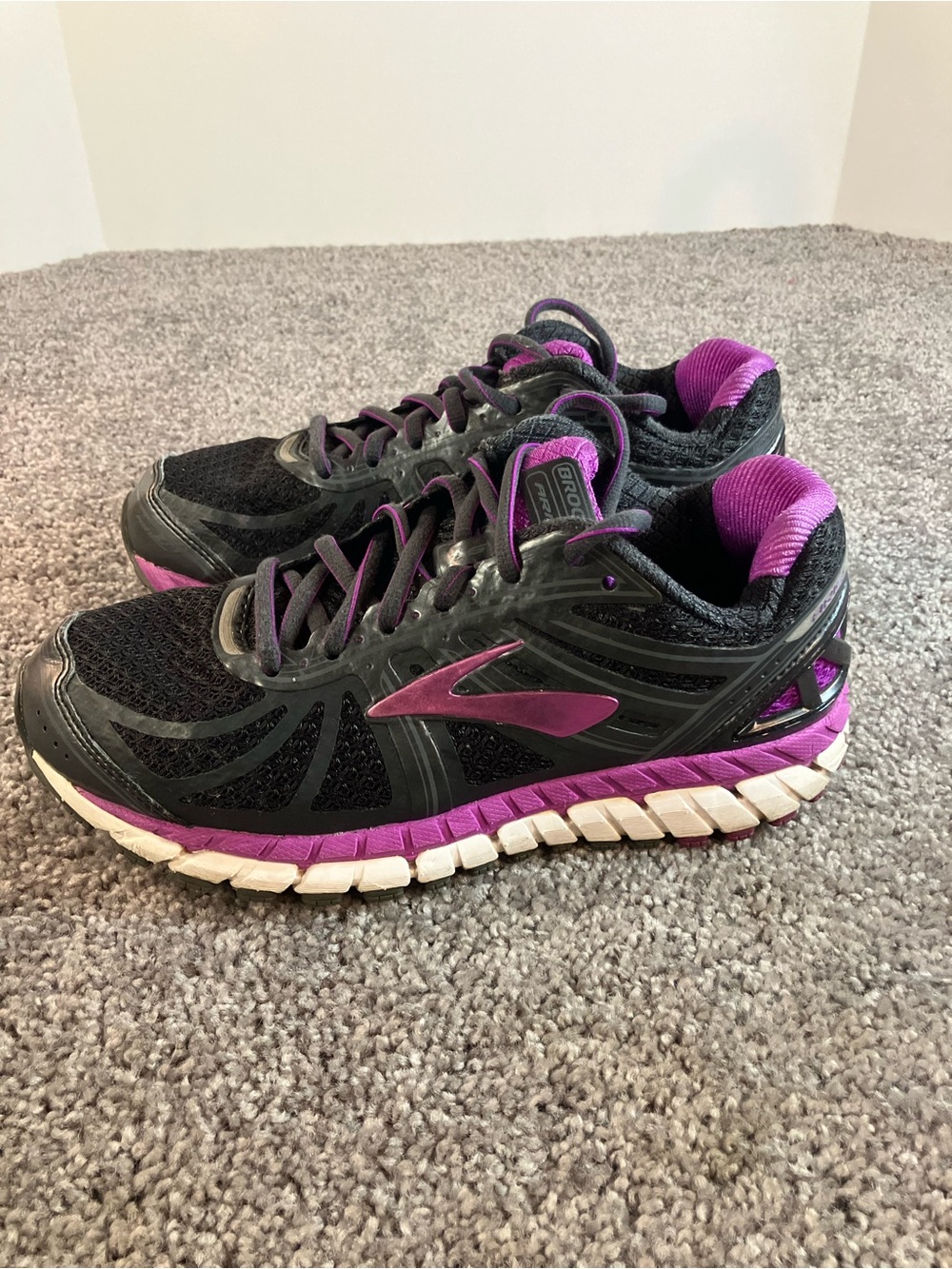 Brooks Arial 16 Black Purple Womens Shoes Size 7
